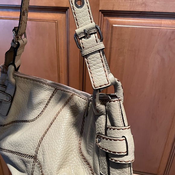Cromia cream pebble leather Italian hobo excellent cond. - Picture 2 of 15